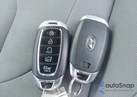 2021 Hyundai Elantra Sel z USA, uszkodzony, nr VIN 5NPLM4AG1MH000957